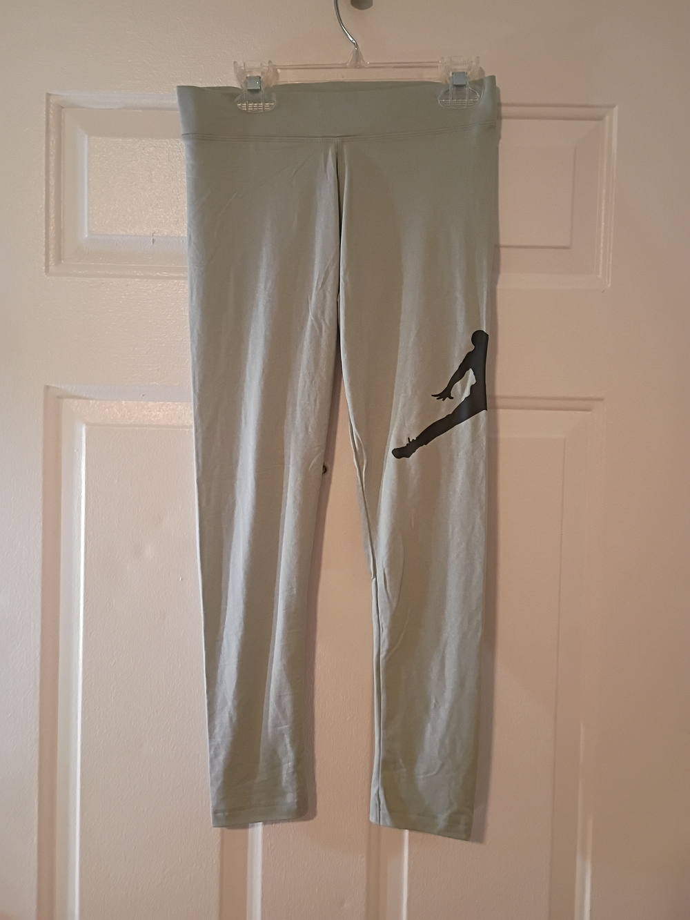 Jordan Kids Leggings in Light Gray with Black Logo